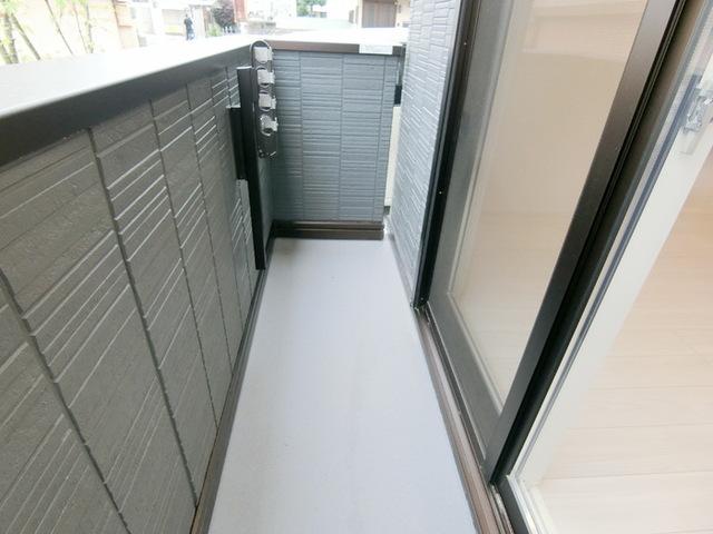Ｄ−ＲＯＯＭ八軒小路（103） バルコニー