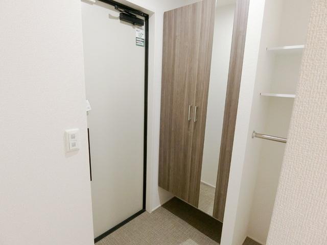Ｄ−ＲＯＯＭ八軒小路（203） 玄関