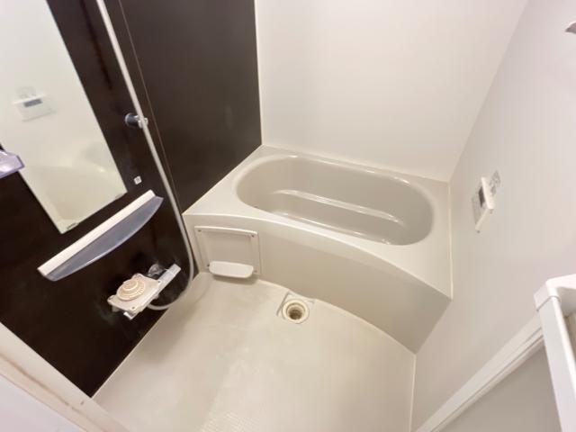 アインタウゼント 部屋画像