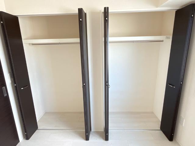 アインタウゼント 収納