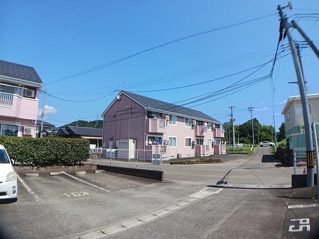 クレストール船迫（102） 駐車場