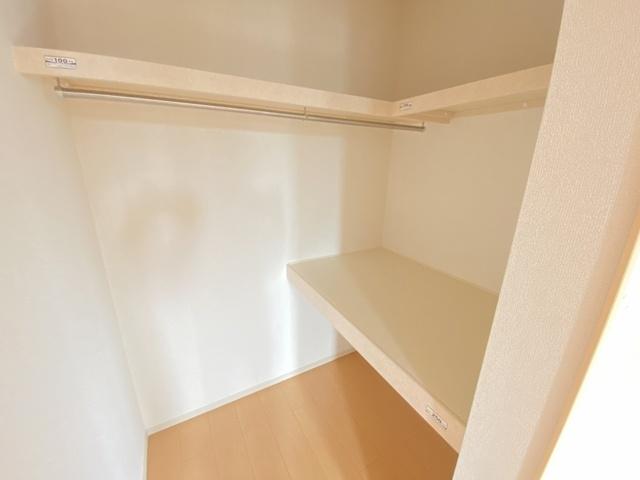フロントリヴァーＢ（202） 収納