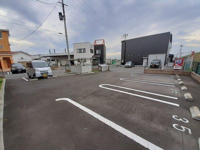 ボヌール・シュン（201） 駐車場