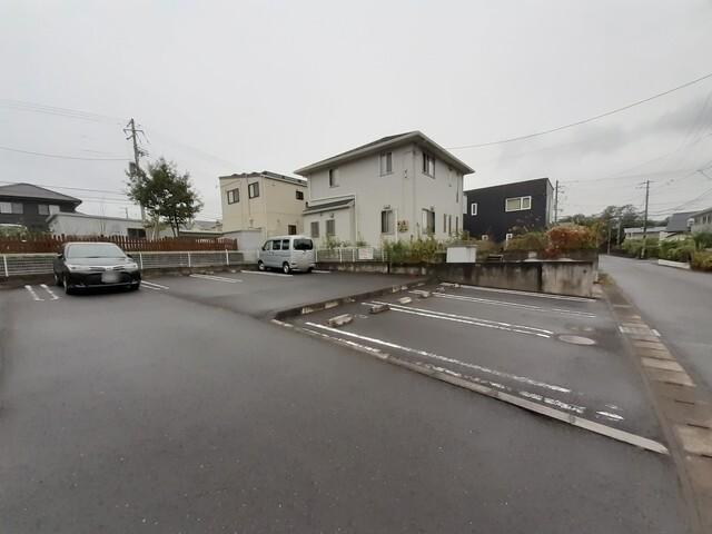 メゾン　ド　ソレイユ（204） 駐車場