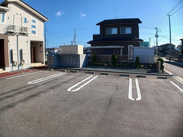 ヴィラ・ポラリスⅡ（104） 駐車場
