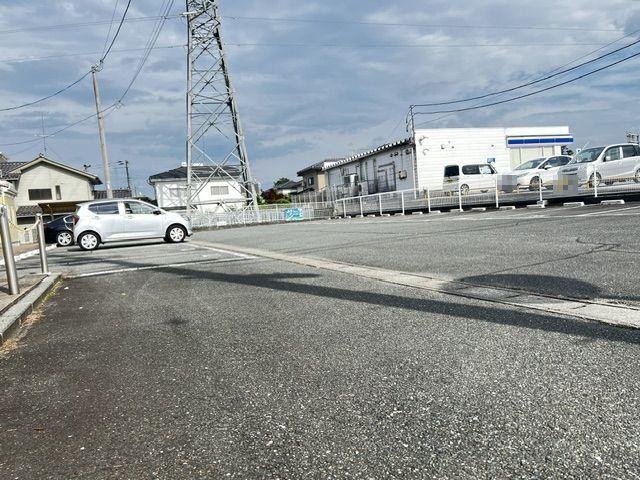 スカイフィールドα（201） 駐車場
