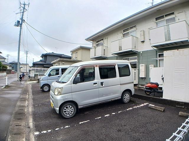 ブラフマンヤマイチ（102） 駐車場