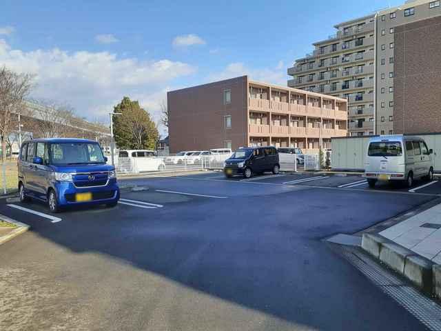 リバティ白鳥（101） 駐車場