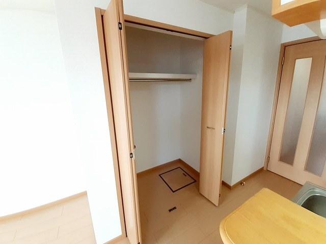 ユイ　マール（101） 収納