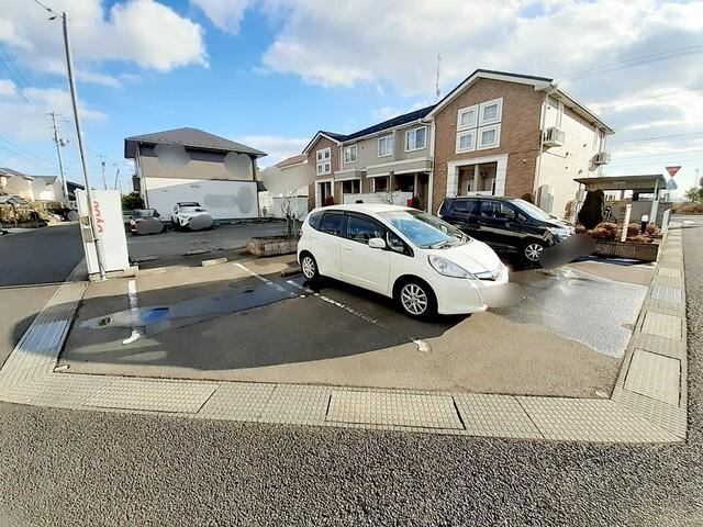 ユイ　マール（101） 駐車場