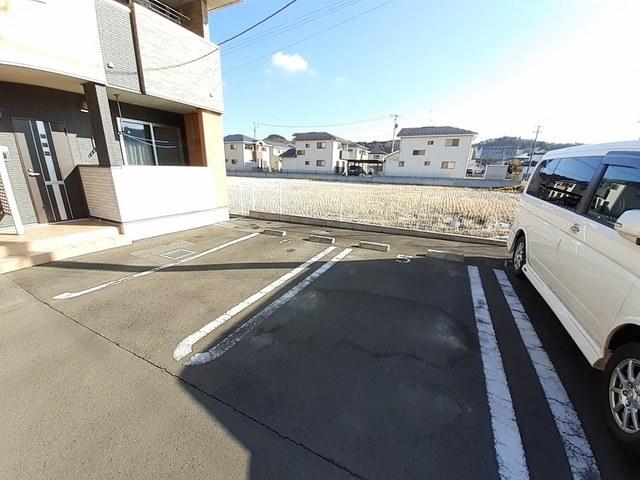 セイバリー　Ⅴ（201） 駐車場