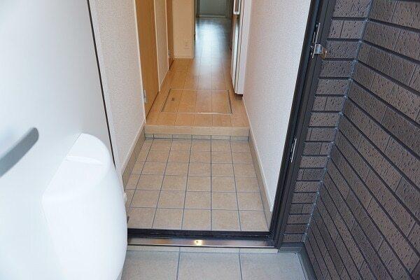グランカーサドゥ（103） 玄関