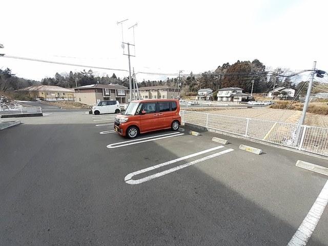 メゾン薬師堂Ⅳ（102） 駐車場
