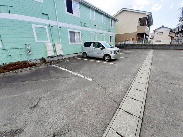コーポクレストールⅢ（103） 駐車場