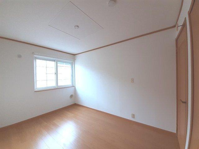 グランデパインヒルズＢ（103） 室内
