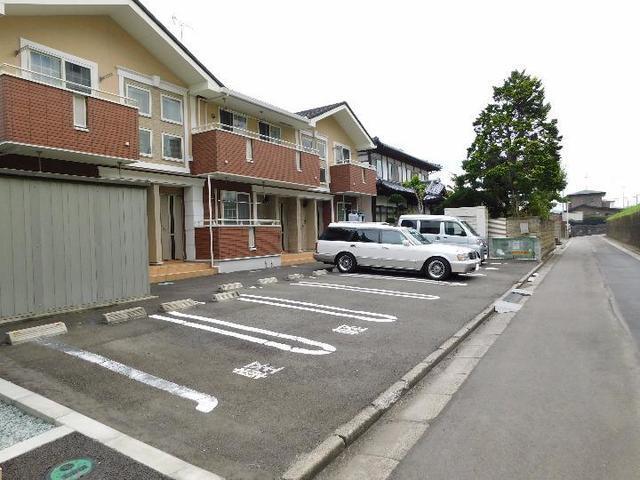 リアン　青葉（203） 駐車場