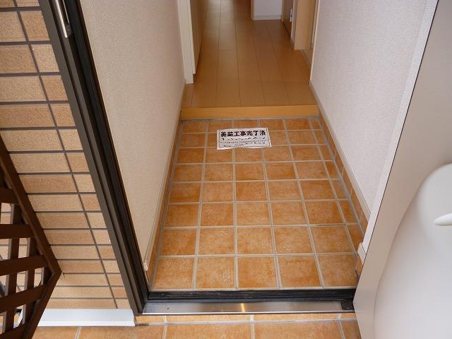 コリーヌ　Ｂ（104） 玄関