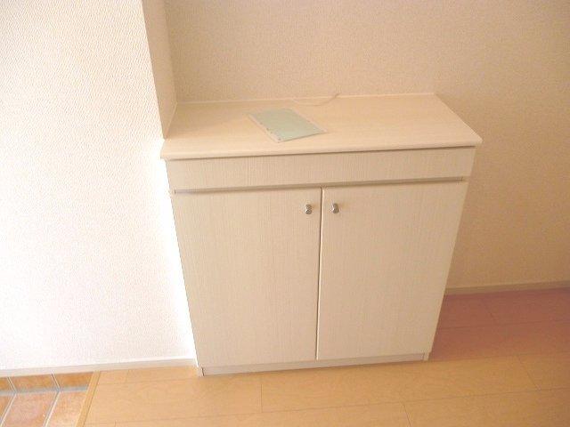 コリーヌ　Ｂ（104） 収納