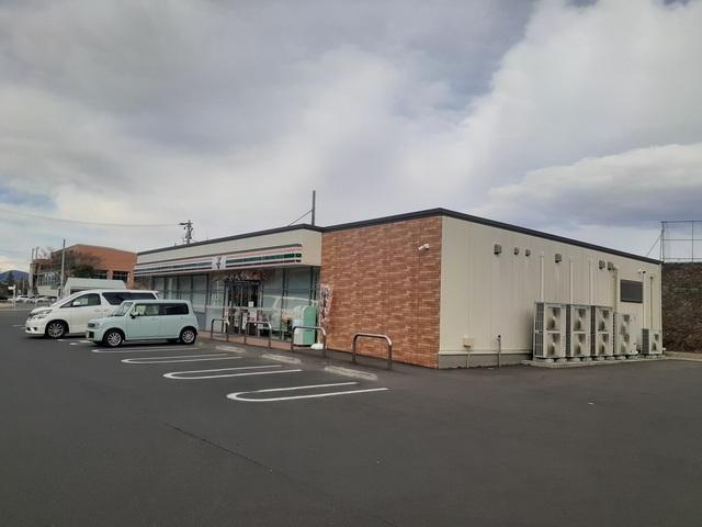 セブンイレブン泉東北高校前店：1700m