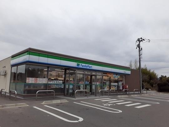ファミリーマート相馬大曲店：200m