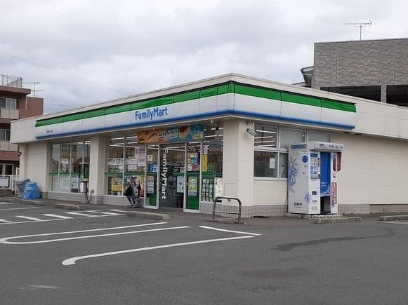 ファミリーマート相馬沖ノ内店：500m