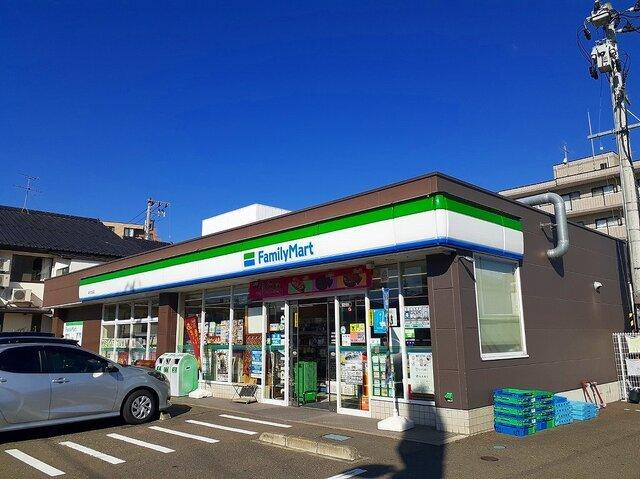 ファミリーマート泉七北田店：79m