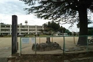 丸森小学校：550m