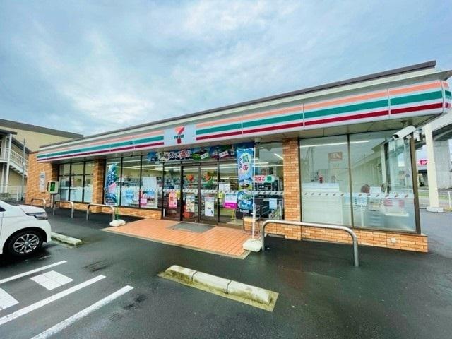 セブンイレブン名取美田園店：140m
