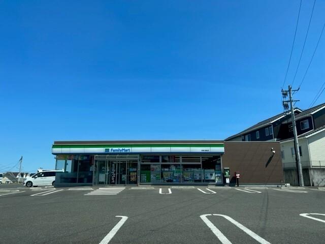 ファミリーマート亘理公園前店：500m