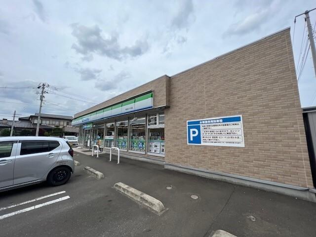 ファミリーマート岩沼たけくま店：150m