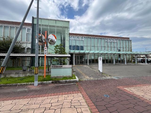岩沼市民図書館：459m