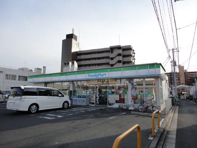 ファミリーマート二の森店：1329m