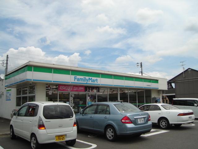ファミリーマート岩切青津目店（コンビニ）：2176m