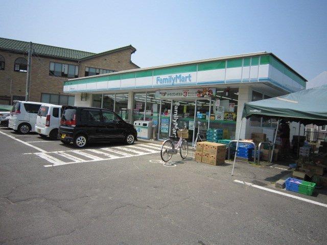 ファミリーマート四郎丸吹上店：577m