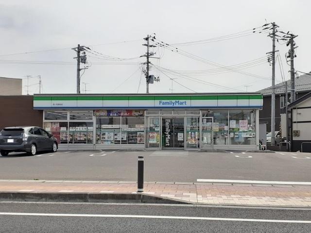 ファミリーマート原ノ町駅前店：260m