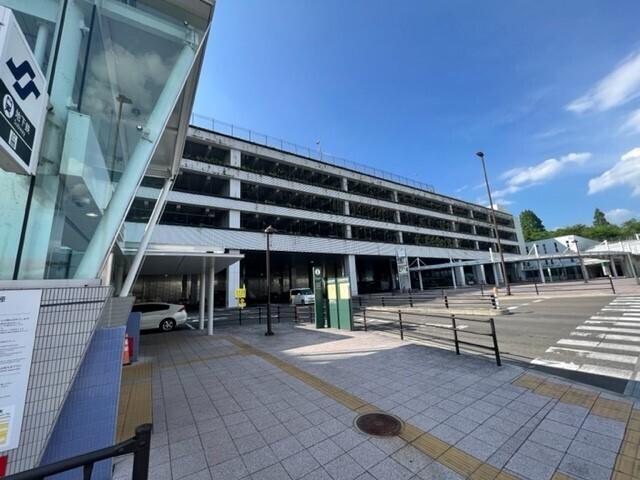 地下鉄東西線　八木山動物公園駅：1600m