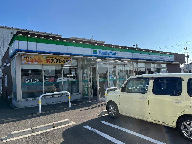 ファミリーマート名取美田園七丁目店：232m