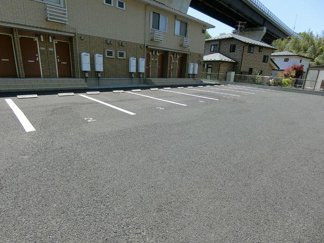 フォレスト上野山（101） 駐車場