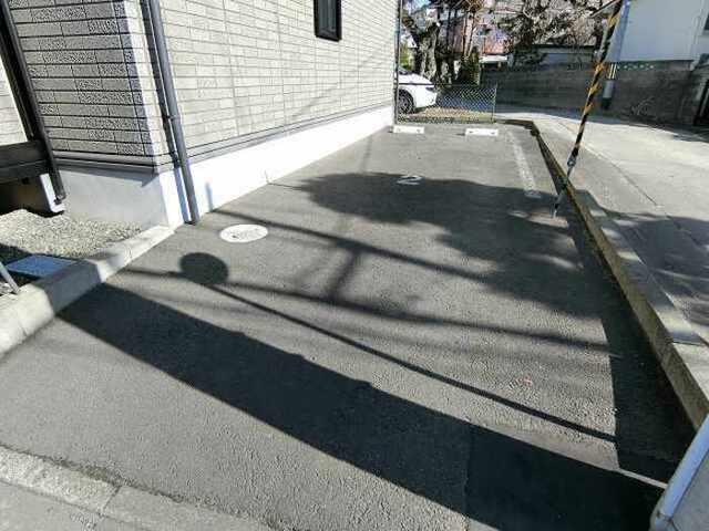 シュロス台原（101） 駐車場