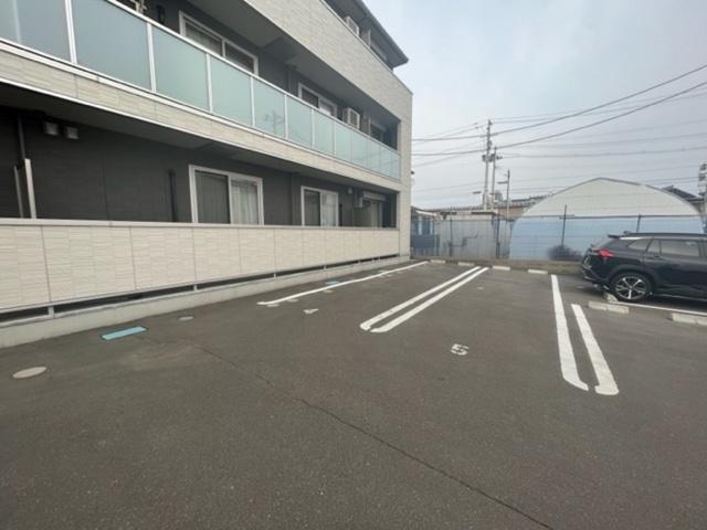 Ｄ−ｒｏｏｍ荒井東（301） 駐車場