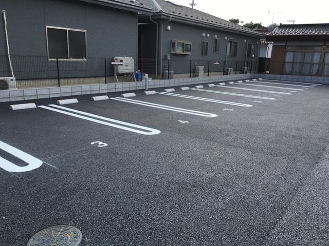 Ｄ−ｒｏｏｍ　ＣＯＭＦＹ（203） 駐車場