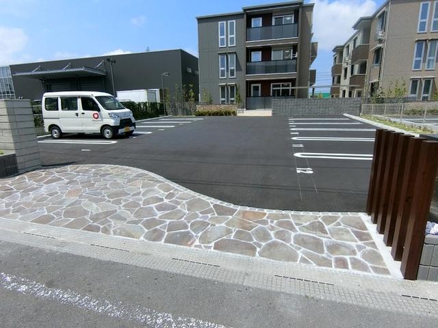 グランディール富沢　Ⅰ（302） 駐車場