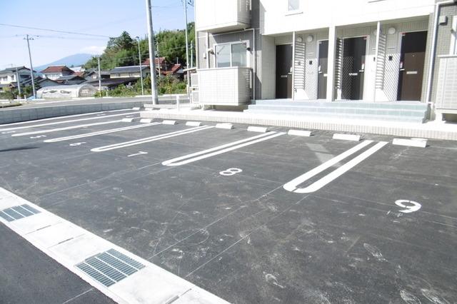 セジュール白石　Ｂ（102） 駐車場