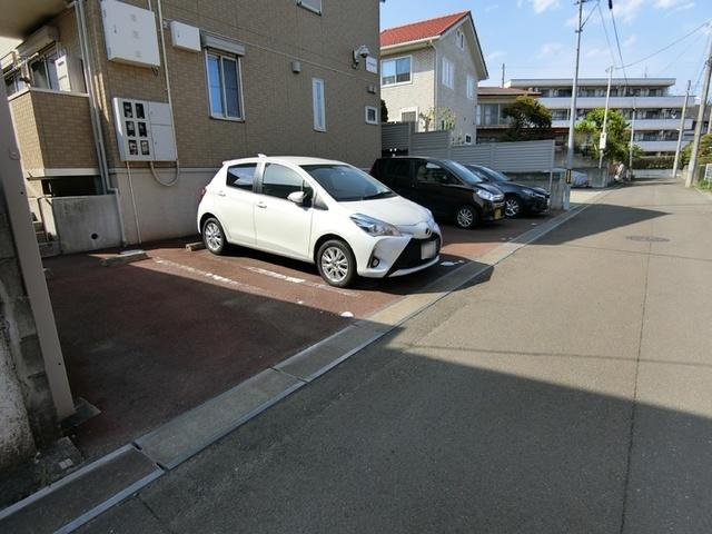 リバティロードＳ．（102） 駐車場