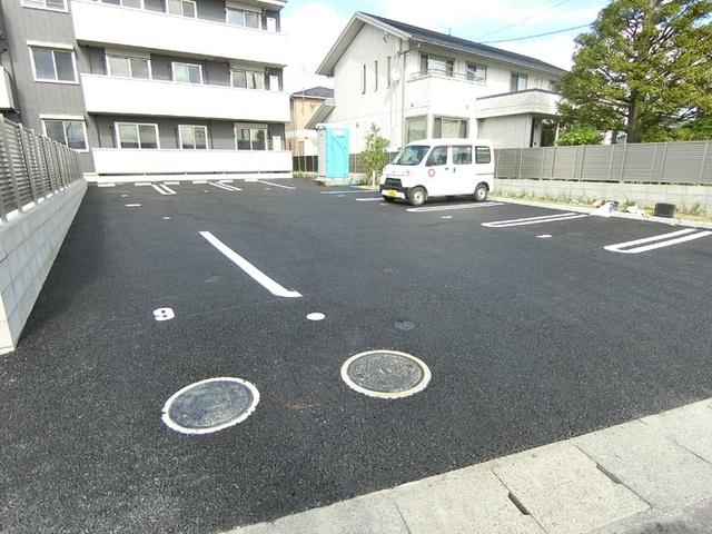クレール（303） 駐車場