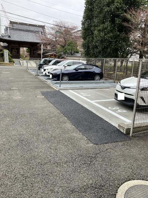カスタリア榴ヶ岡（1102） 駐車場