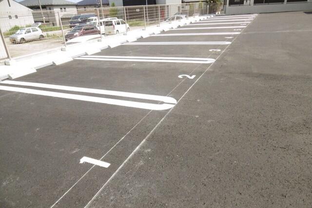 ティエドール　Ｂ（203） 駐車場