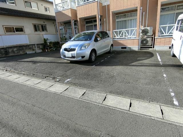 サニーヒルズ（102） 駐車場