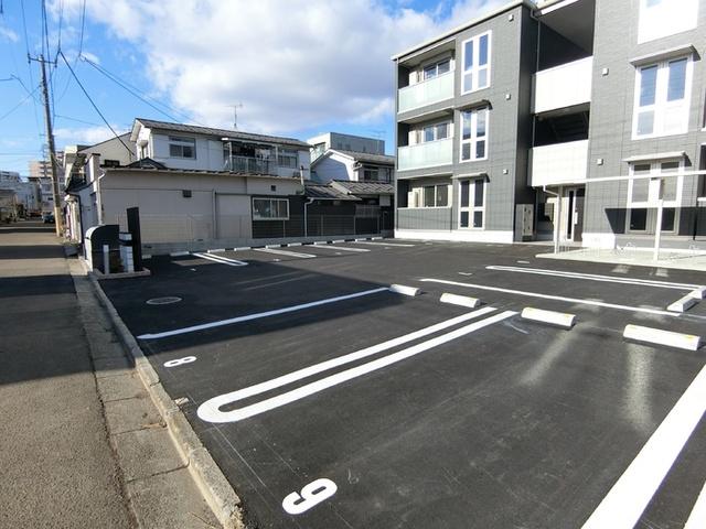 Ｄ−ｒｏｏｍ銀杏町（102） 駐車場