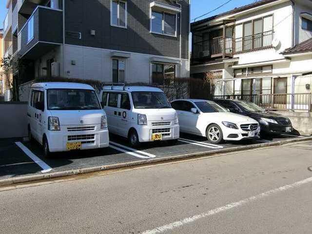 プランドール（301） 駐車場